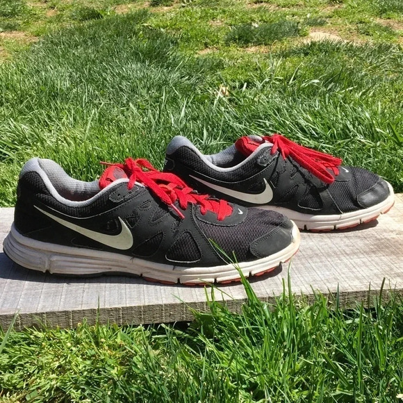 Nike Revolution 2 Men’s Sneakers Kicks Shoes Black - Picture 3 of 9